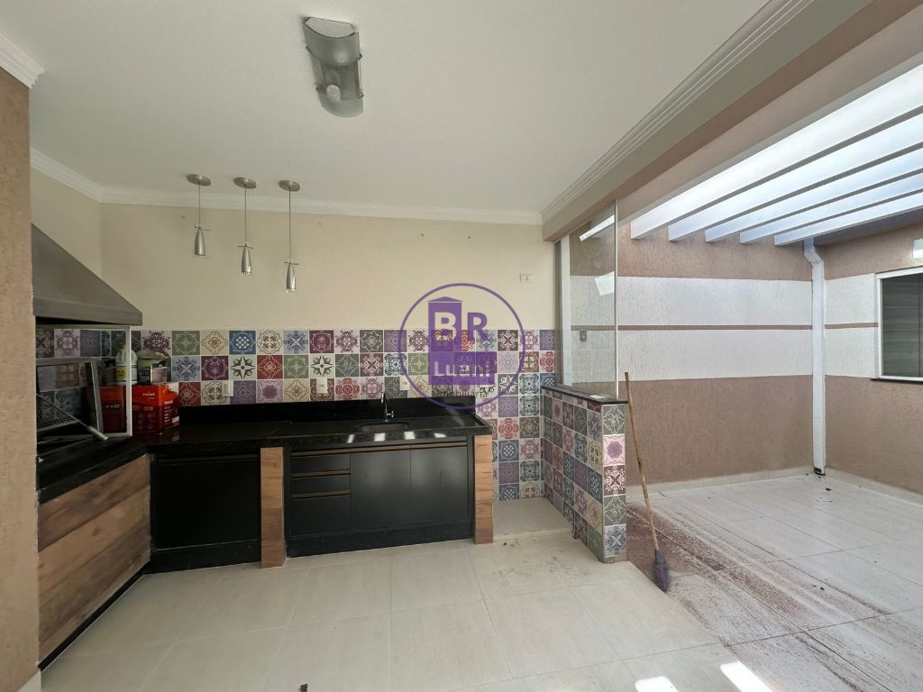 Excelente casa em condomínio no heimtal