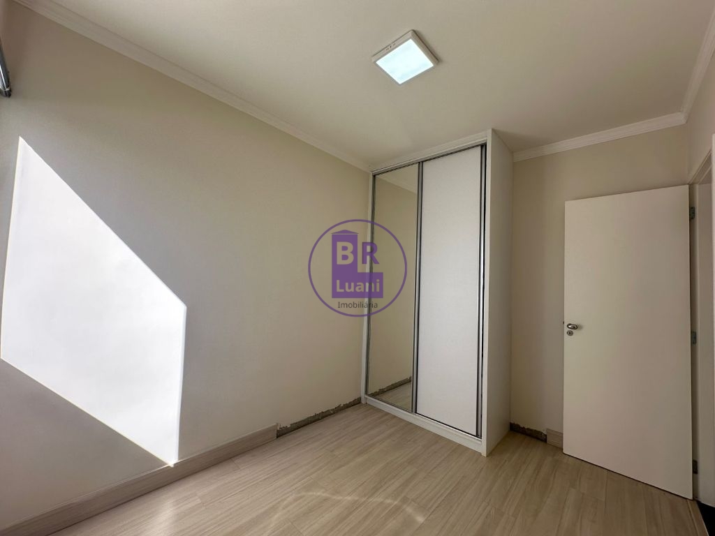 Excelente casa em condomínio no heimtal