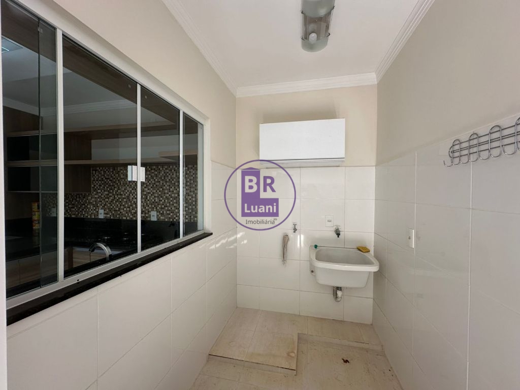 Excelente casa em condomínio no heimtal