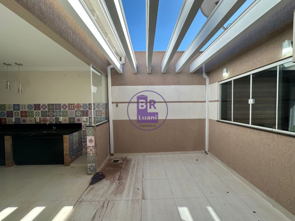 Excelente casa em condomínio no heimtal