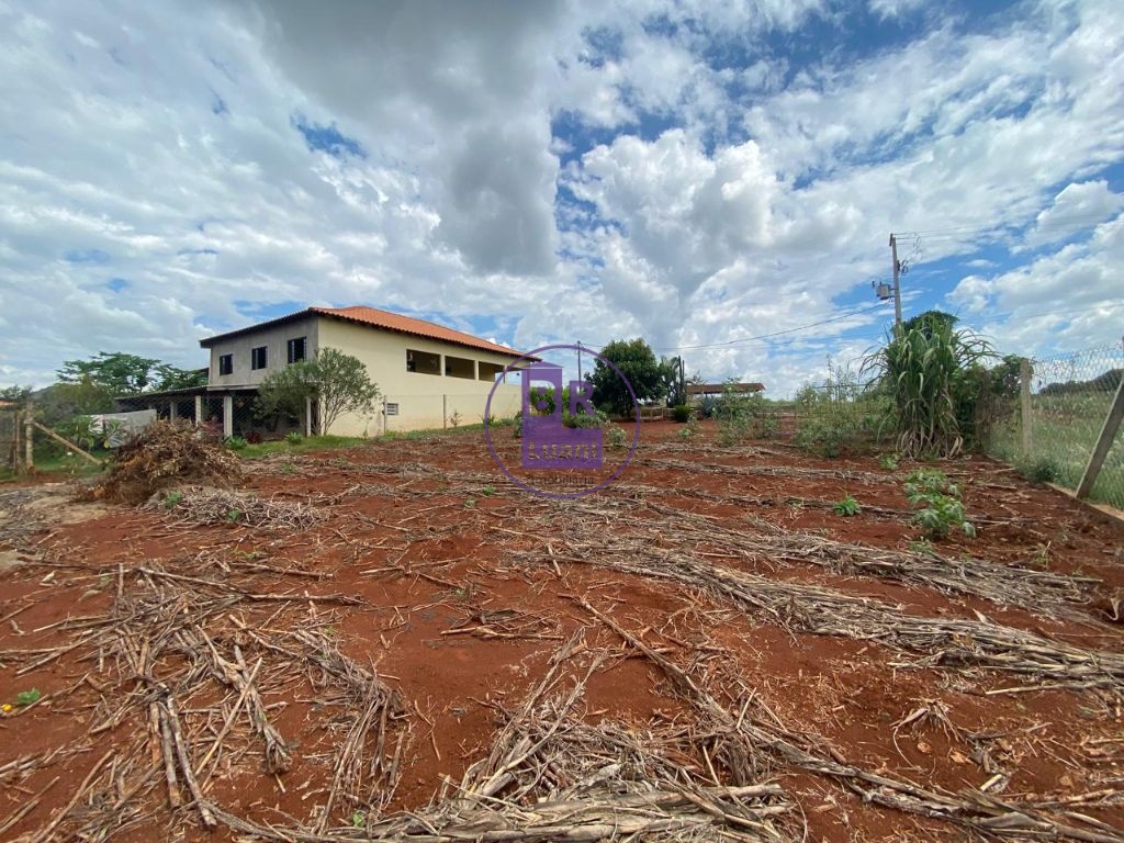 Chacara Molhada em Condomínio Fechado no Recanto do Paraiso