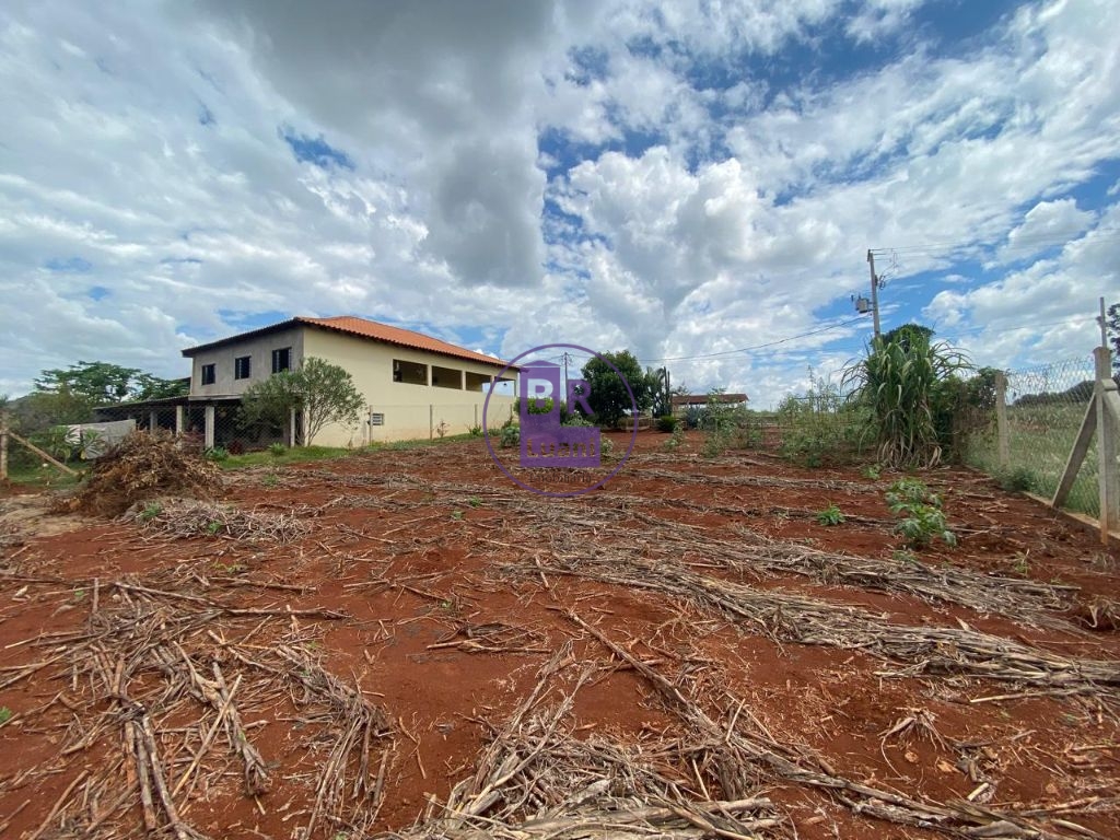 Chacara Molhada em Condomínio Fechado no Recanto do Paraiso