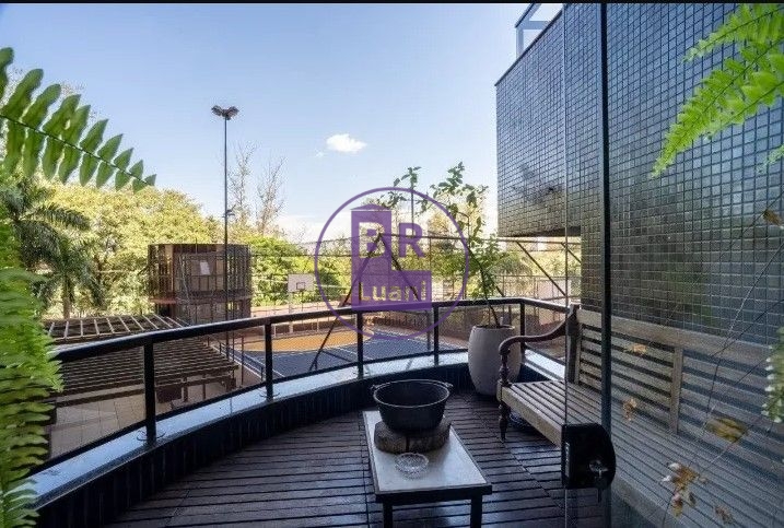 Excelente apartamento de alto padrão com vista deslumbrante para o lago igapó