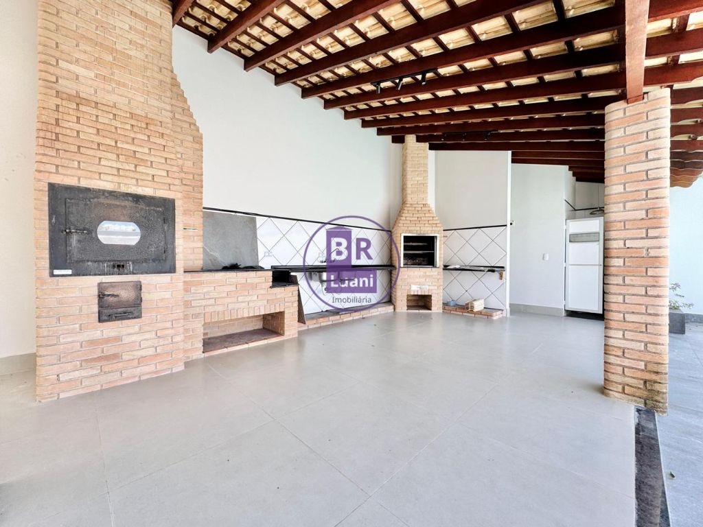 Linda casa moderna em alto padrão á venda