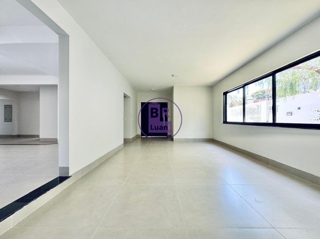 Linda casa moderna em alto padrão á venda