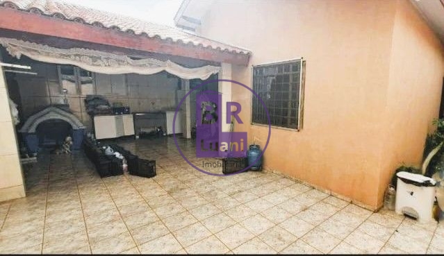 Casa a venda na zona norte