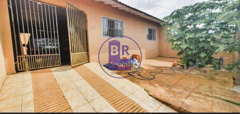 Casa a venda na zona norte
