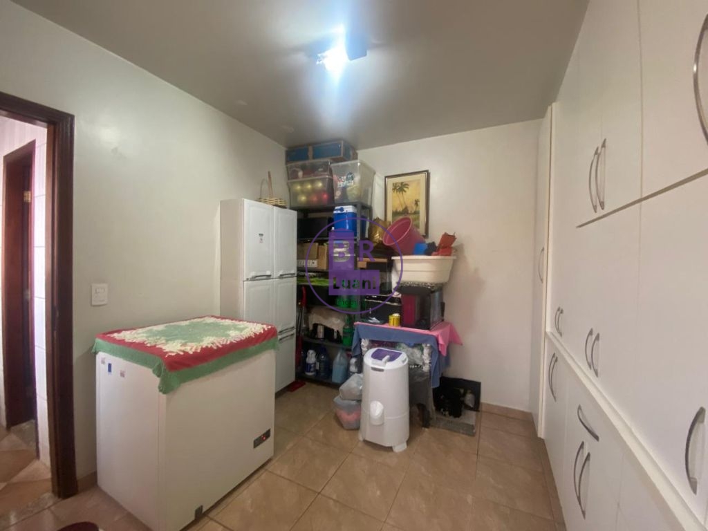 Linda casa a venda