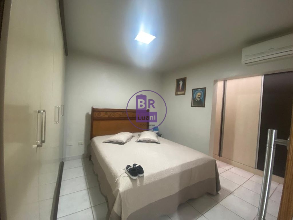 Linda casa a venda