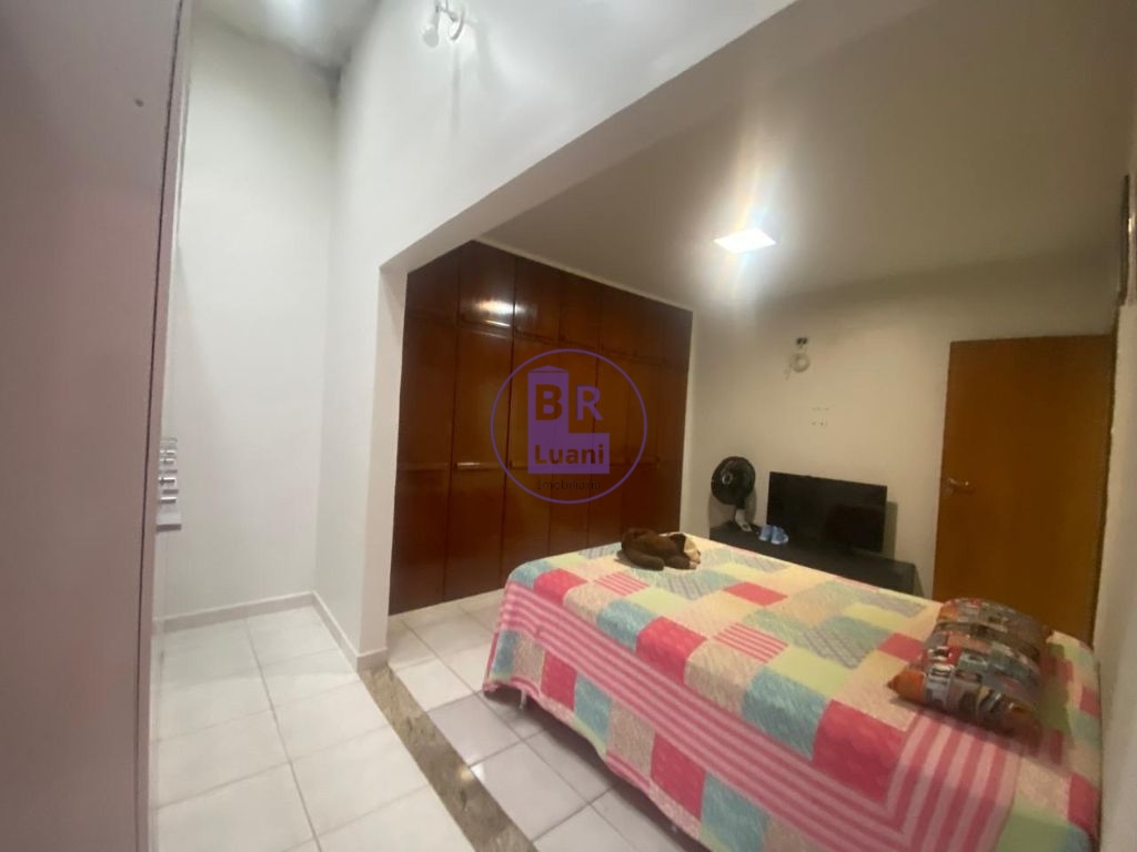 Linda casa a venda