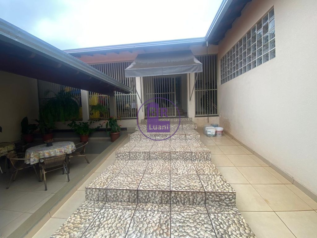 Linda casa a venda