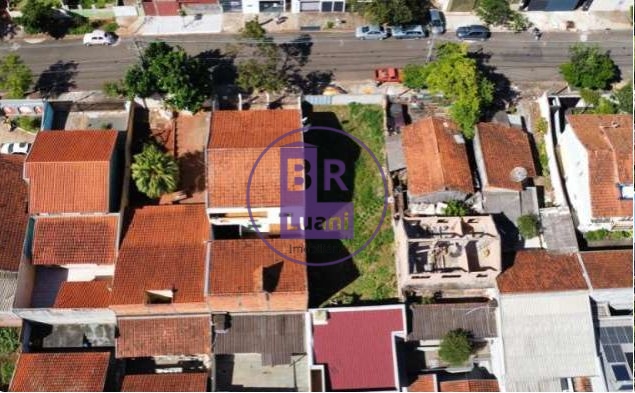 Terreno á venda com excelente localização