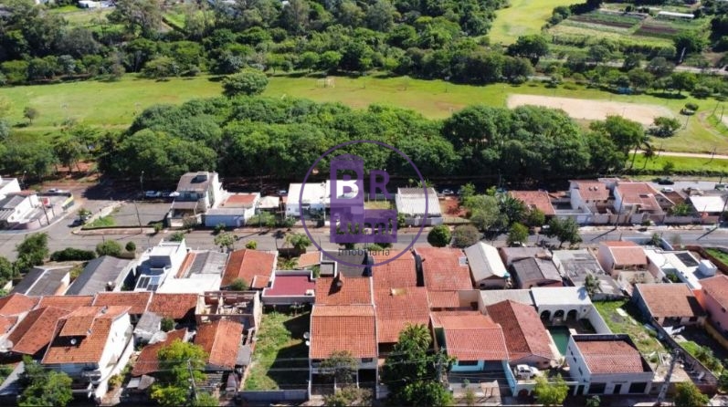 Terreno á venda com excelente localização