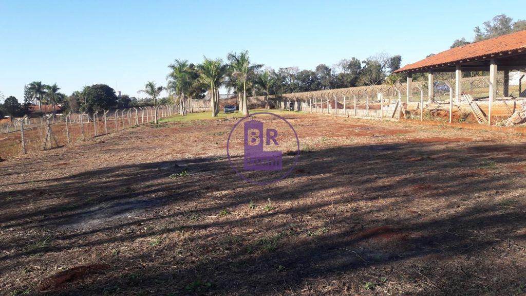 Excelente terreno 2020m² com 20 palmeiras imperiais.