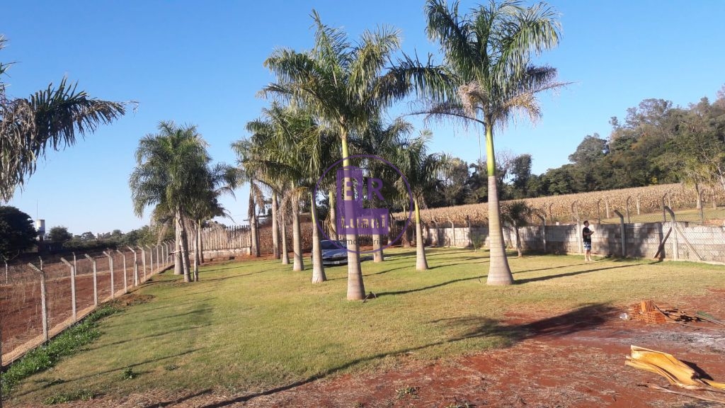 Excelente terreno 2020m² com 20 palmeiras imperiais.