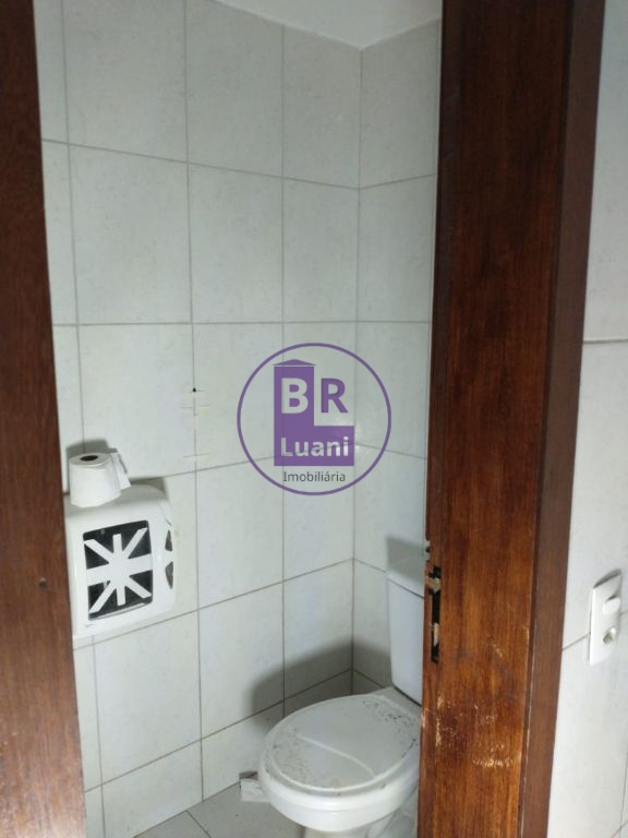 Barracão enorme no coração da cidade com toda infraestrutura