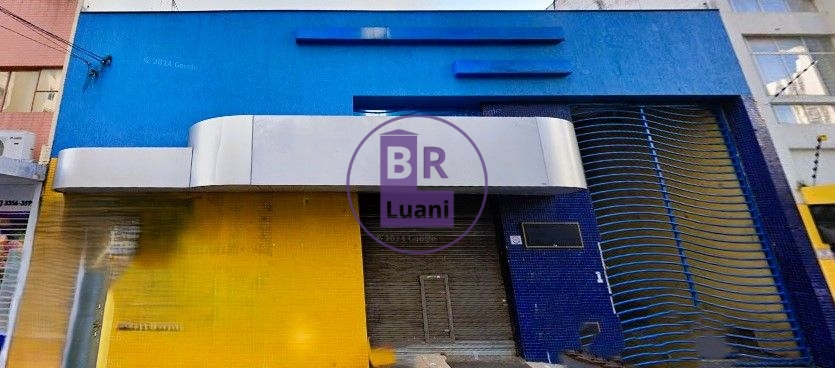 Barracão enorme no coração da cidade com toda infraestrutura