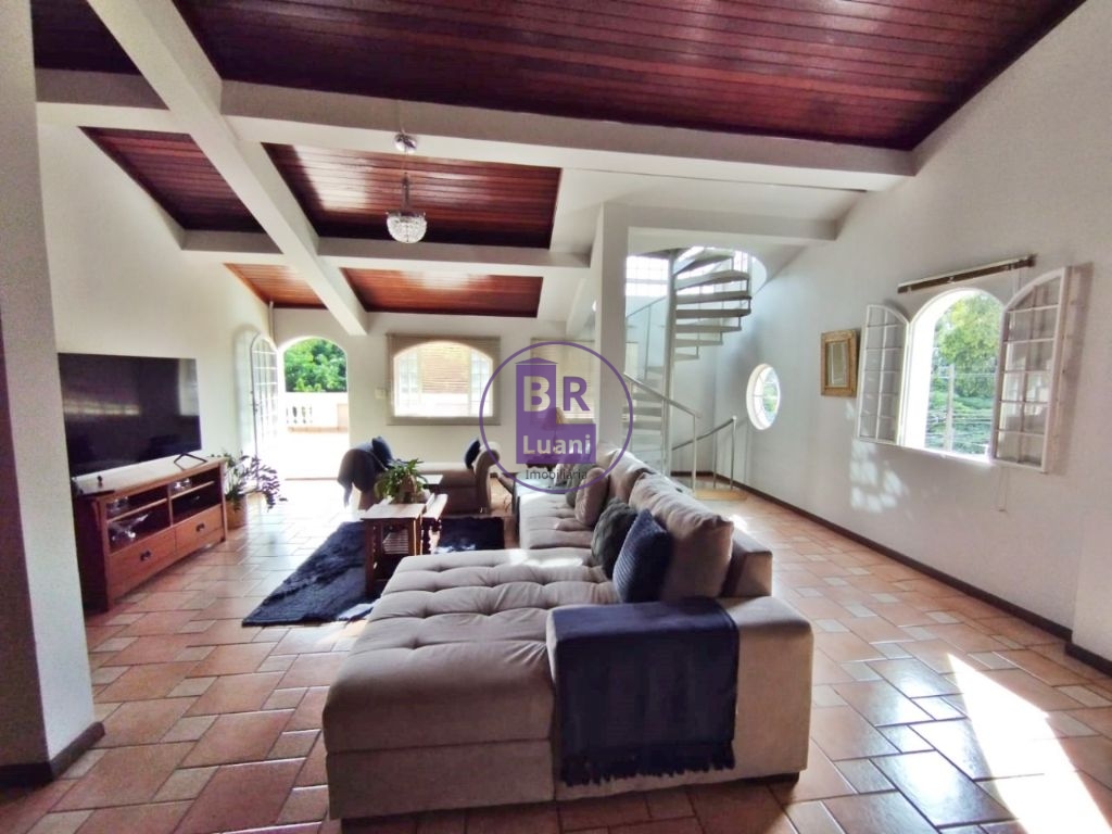 Lindo sobrado á venda e locação.