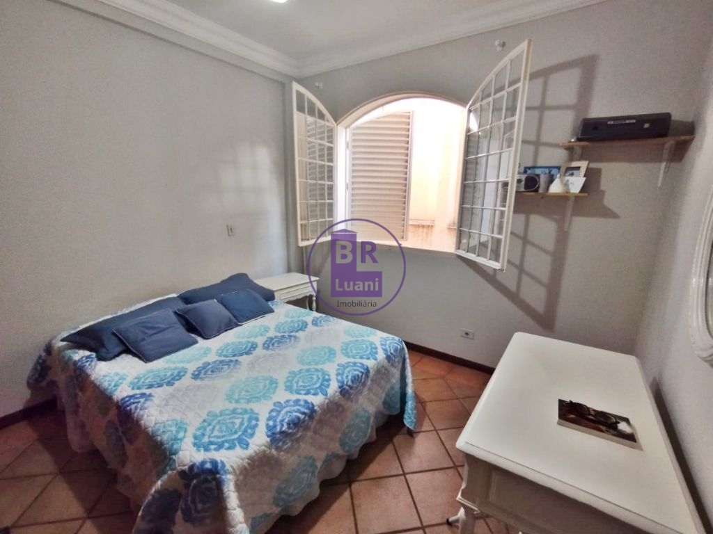 Lindo sobrado á venda e locação.