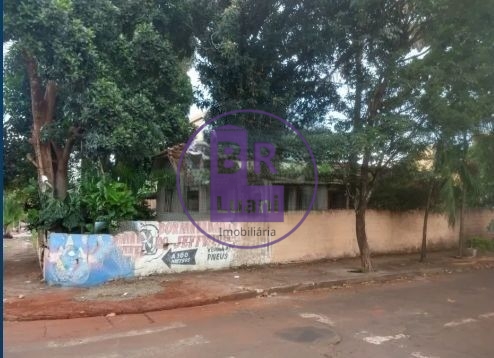 Terreno á venda em uma localização privilegiada!