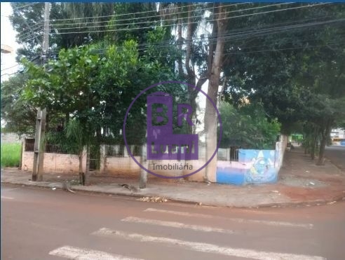 Terreno á venda em uma localização privilegiada!