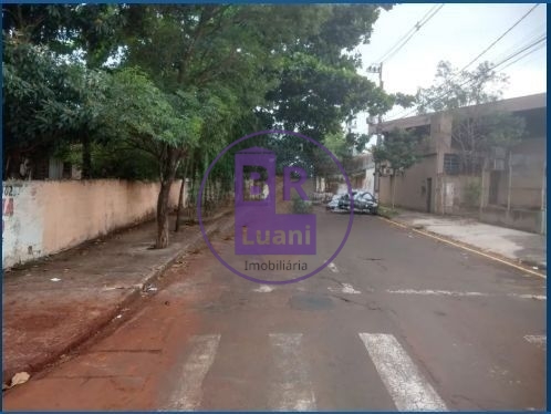 Terreno á venda em uma localização privilegiada!