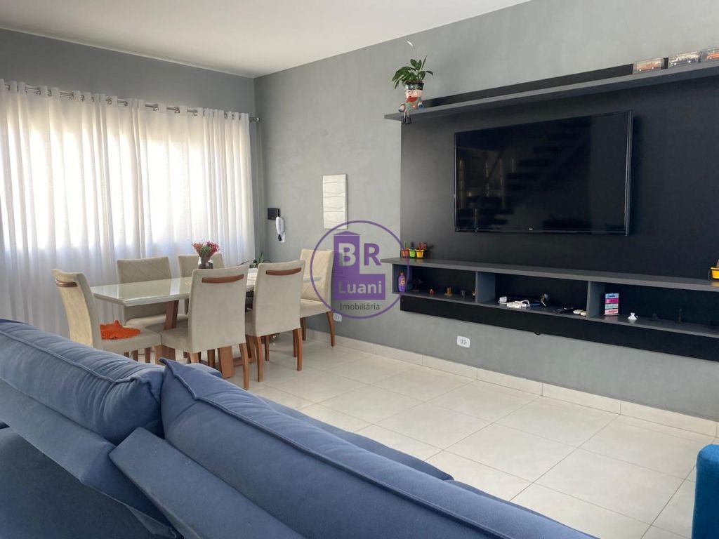 Linda casa para venda na região leste de londrina!