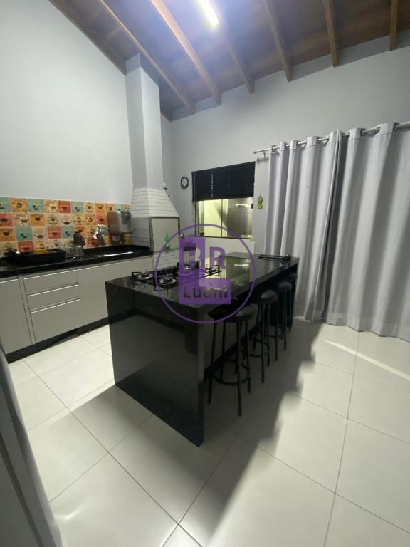 Linda casa para venda na região leste de londrina!