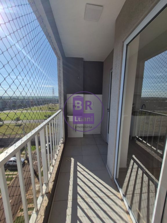 Apartamento para locação ou venda com 2 dormitórios no London Red, andar alto.