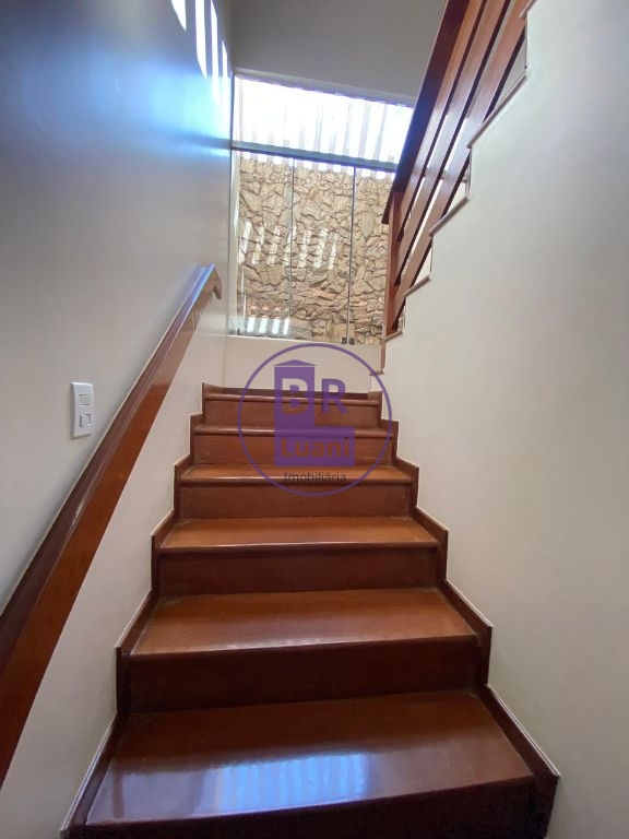 Linda casa sobrado para venda!