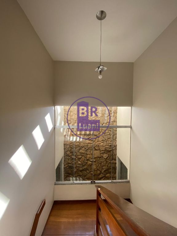 Linda casa sobrado para venda!