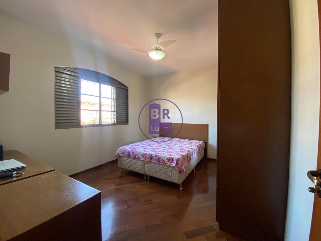 Linda casa sobrado para venda!