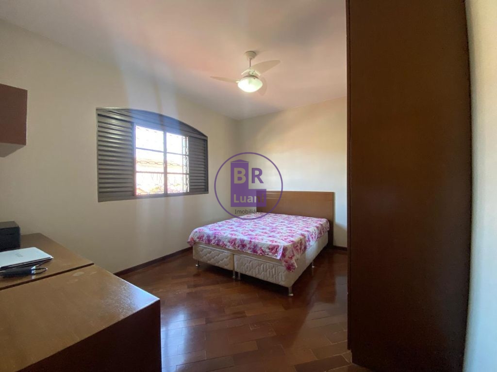 Linda casa sobrado para venda!