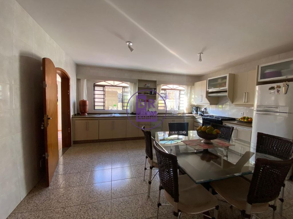 Linda casa sobrado para venda!