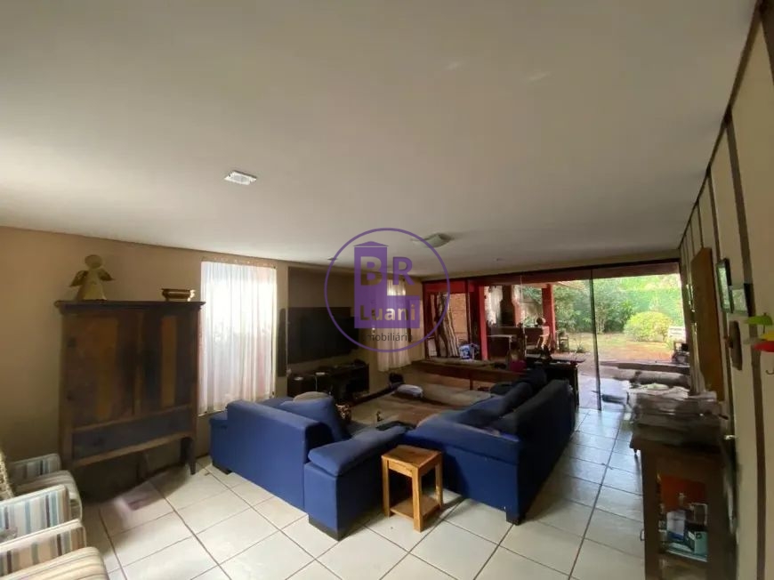 Linda e espaçosa casa situada no jardim higienópolis