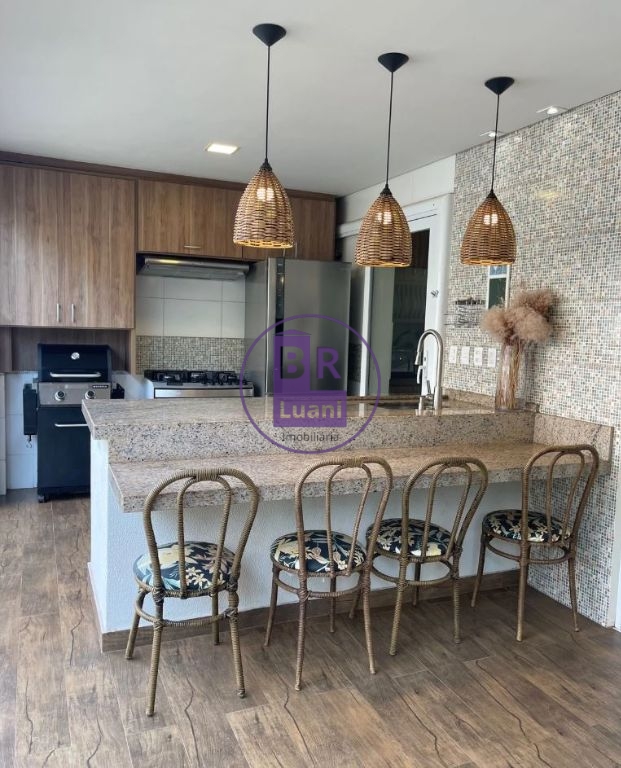 Casa térrea de luxo em condomínio fechado – conforto, segura