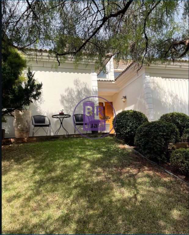 Casa térrea de luxo em condomínio fechado – conforto, segura