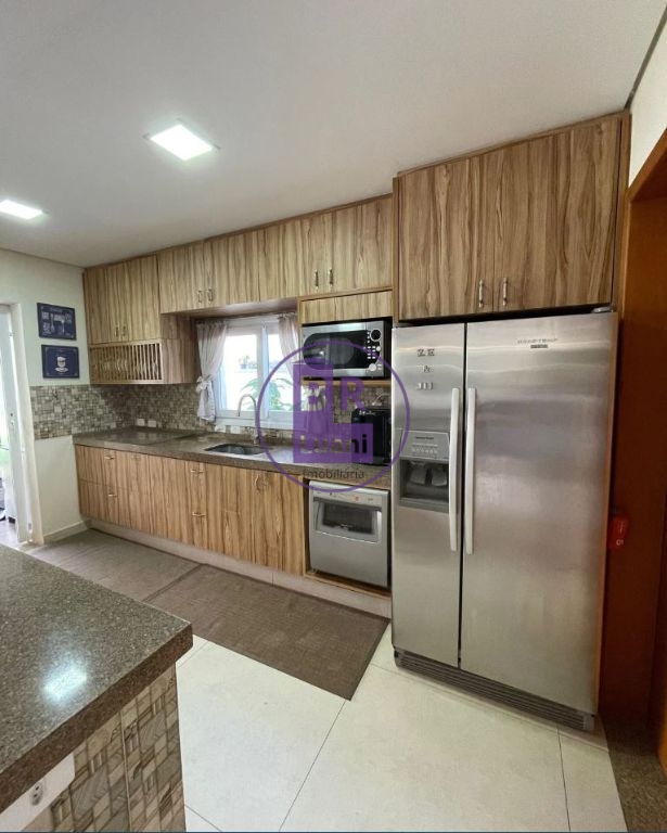 Casa térrea de luxo em condomínio fechado – conforto, segura