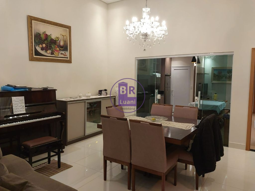 Casa semi-mobiliada no parque tauá - condomínio araçari