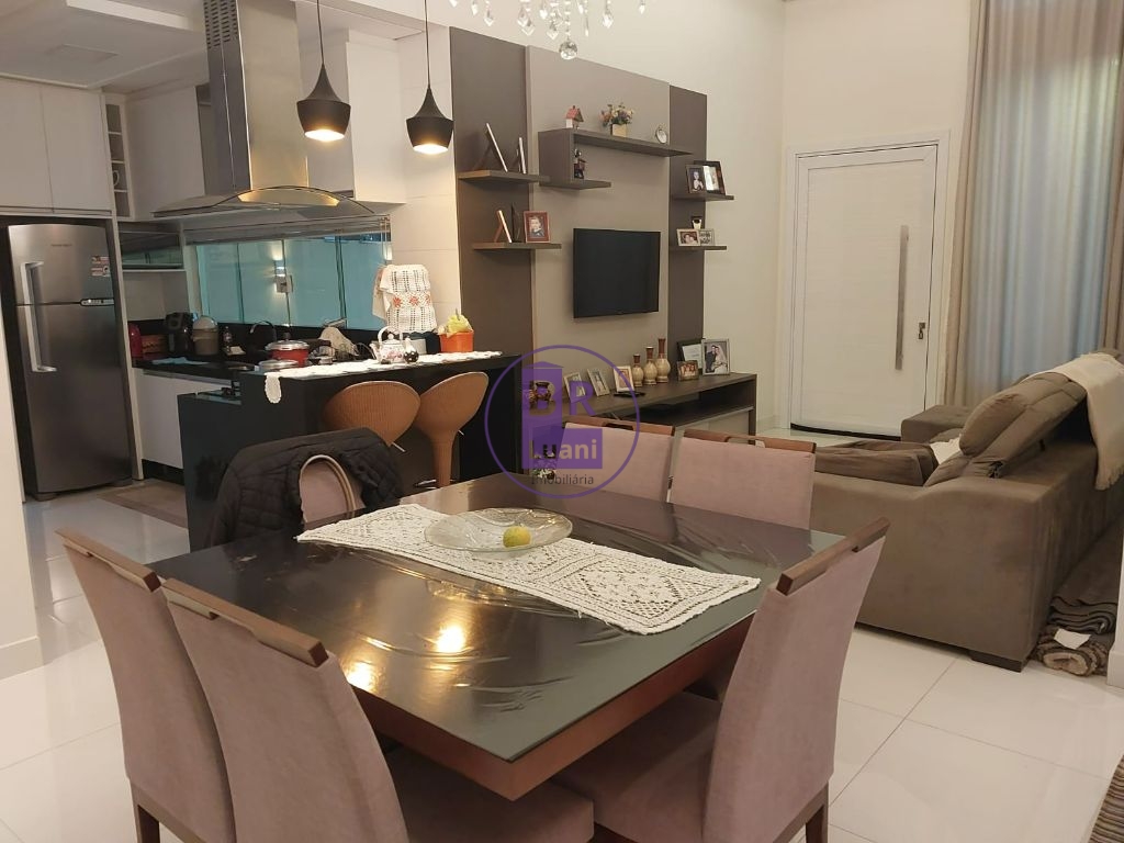 Casa semi-mobiliada no parque tauá - condomínio araçari