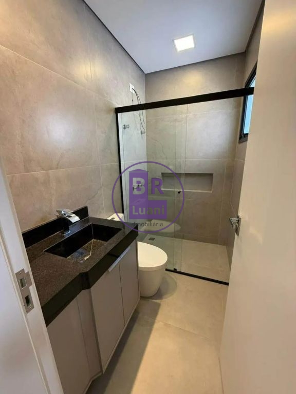 Sobrado novo semi mobiliado no condomínio araçari