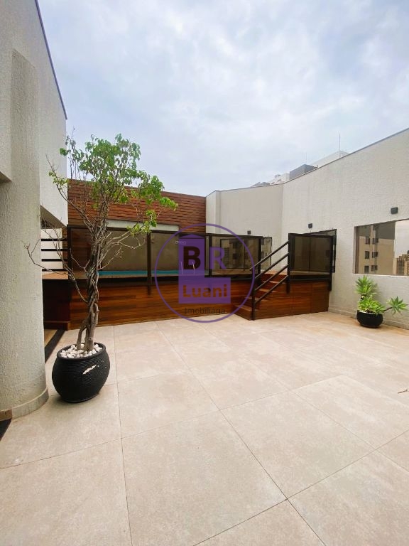 Duplex à venda com localização privilegiada