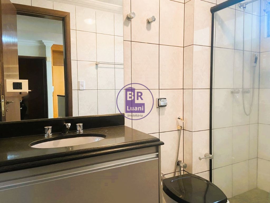 Duplex à venda com localização privilegiada