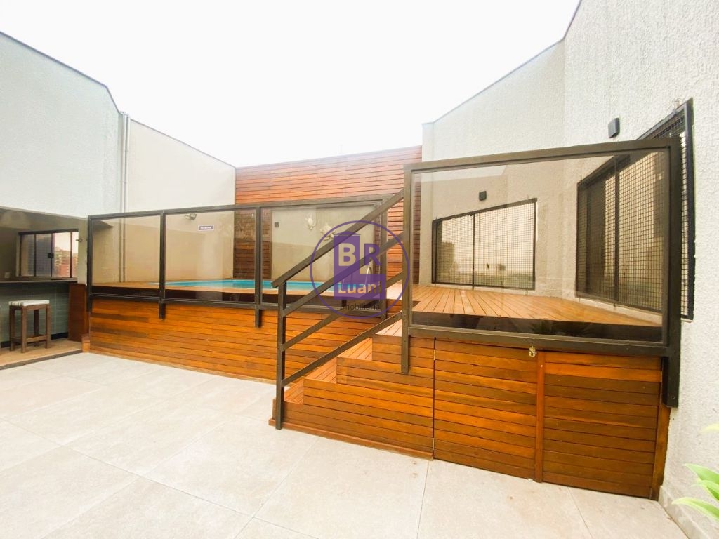 Duplex à venda com localização privilegiada