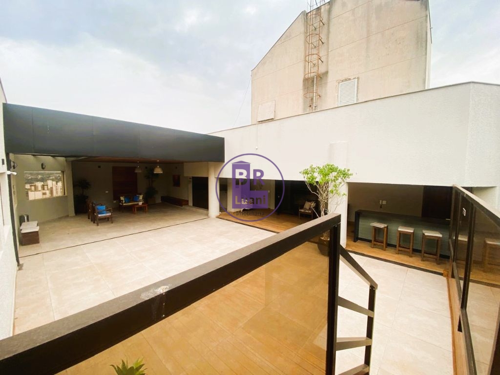 Duplex à venda com localização privilegiada
