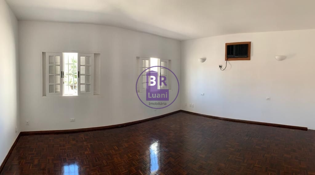 Linda casa sobrado para venda.