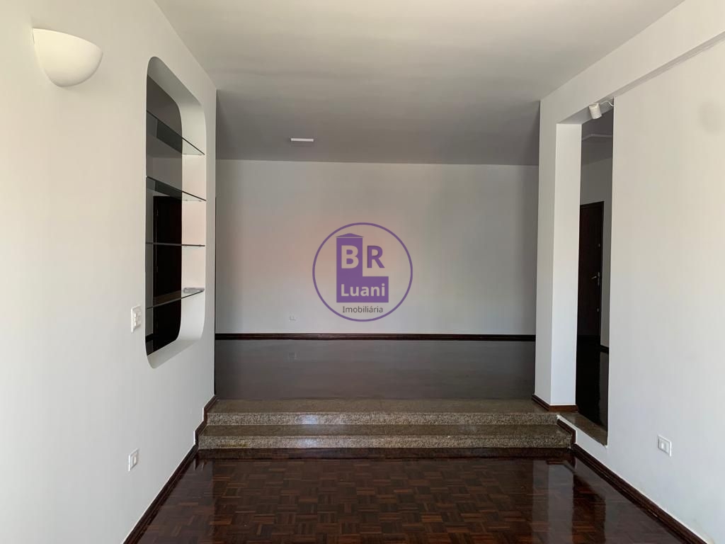 Linda casa sobrado para venda.