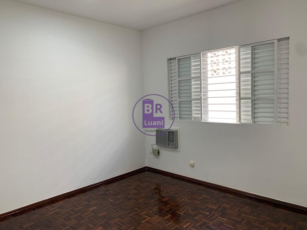 Linda casa sobrado para venda.