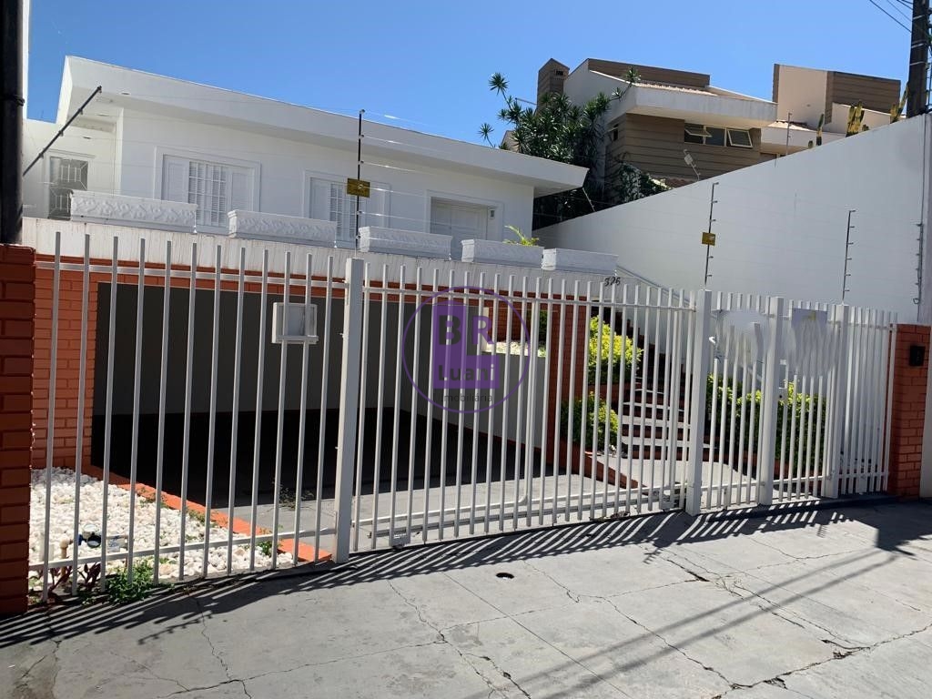 Linda casa sobrado para venda.