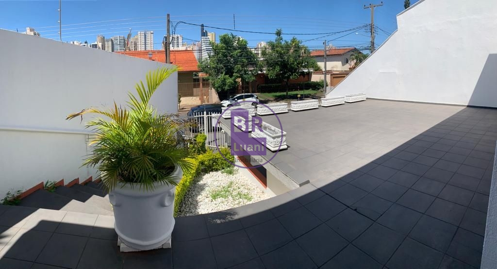 Linda casa sobrado para venda.